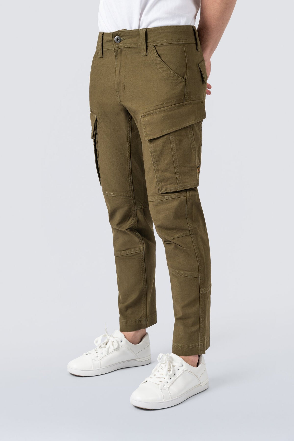 ZEHN Adaptive Canvas Cargohose Herren in Olivgrün – Seitenansicht