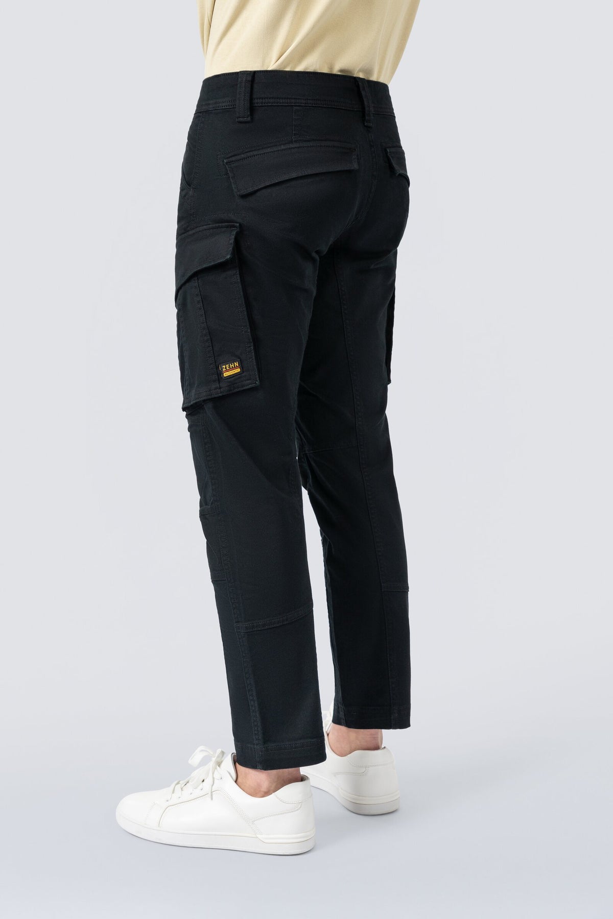 ZEHN Reinforced 3D Cargohose Herren in Schwarz – Produktansicht 7