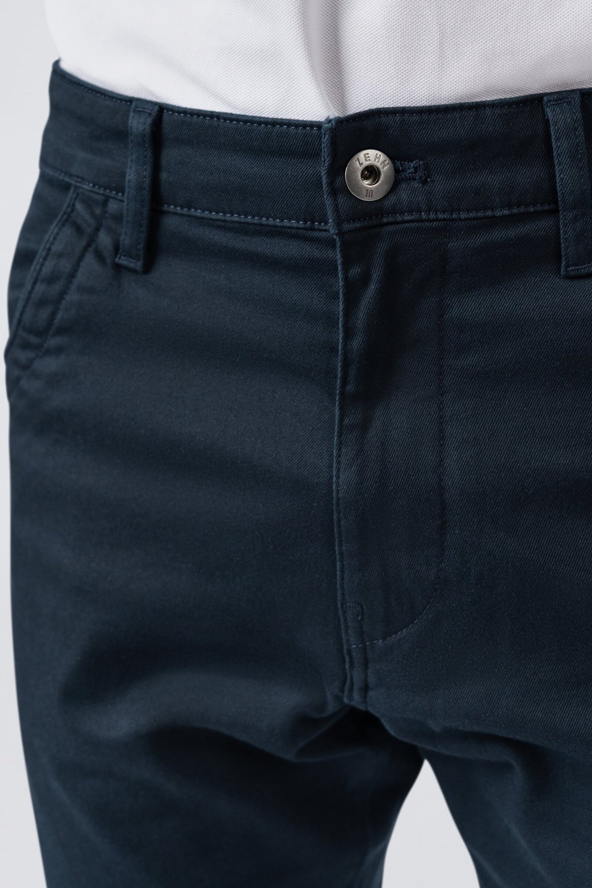 ZEHN Signature Chinohose Herren Stretch Twill in Heritage Blue – Produktansicht 5