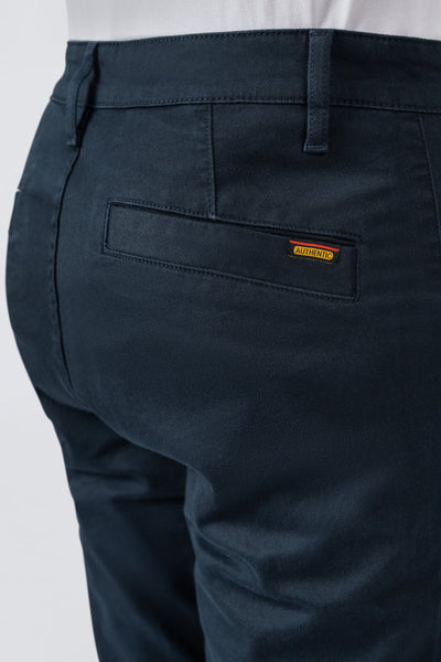 ZEHN Signature Chinohose Herren Stretch Twill in Heritage Blue – Produktansicht 7