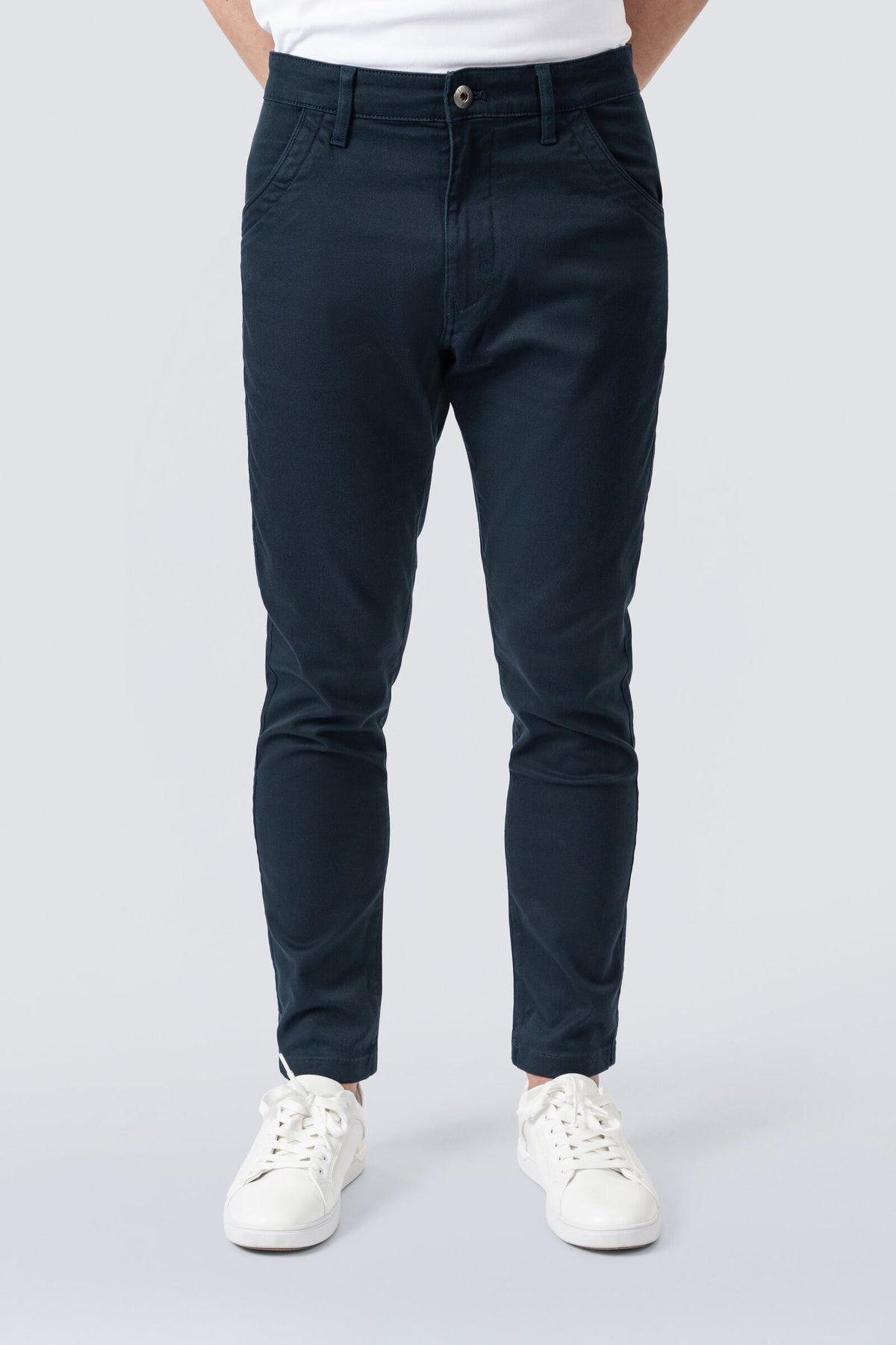 ZEHN Signature Chinohose Herren Stretch Twill in Heritage Blue – Produktansicht