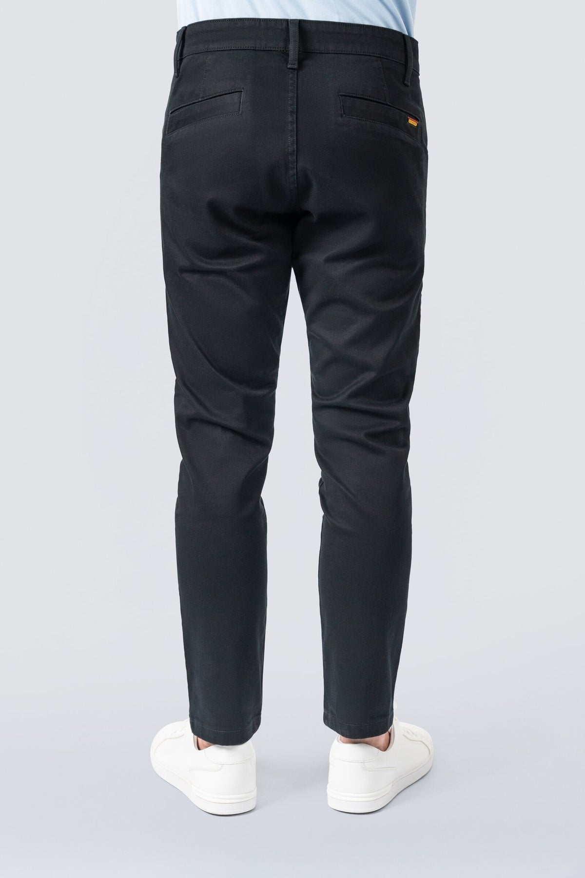 ZEHN Signature Chinohose Herren Stretch Twill in Schwarz – Produktansicht 6