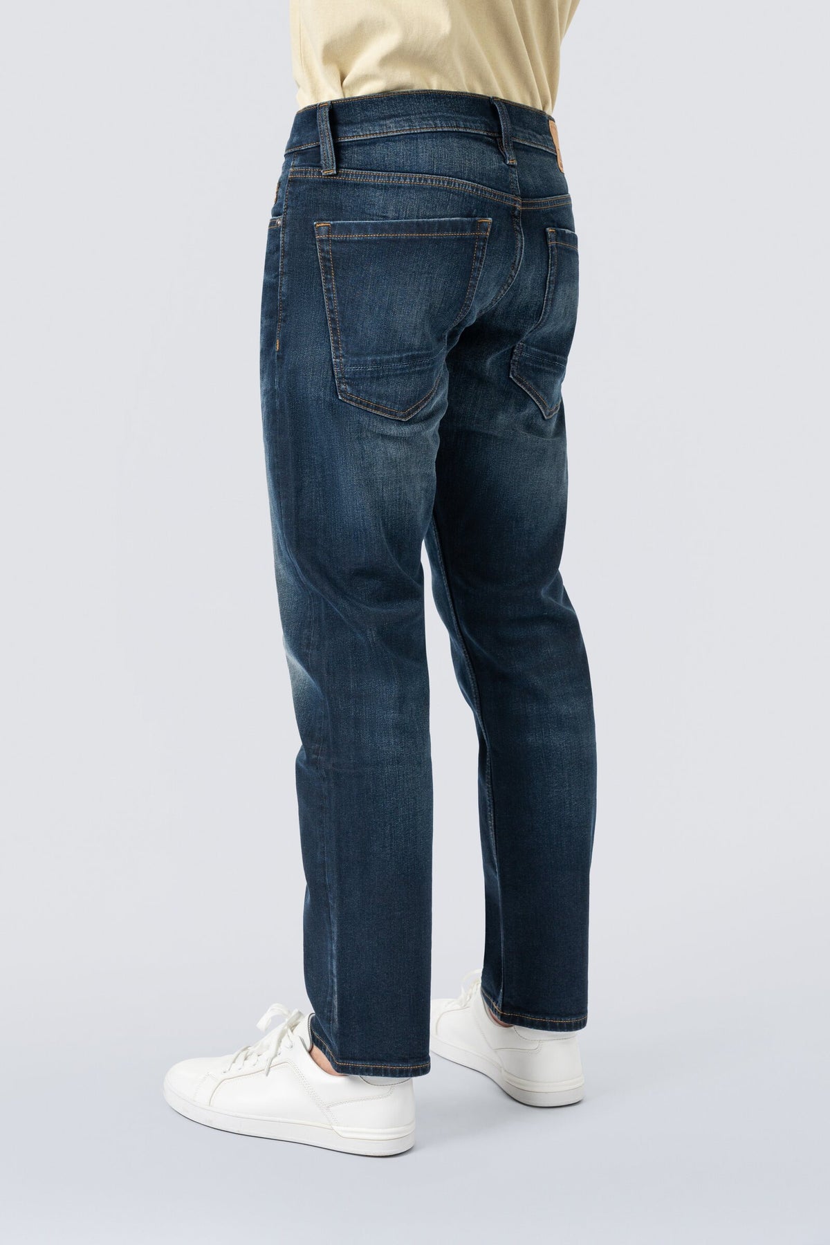 ZEHN Rivet Jeans Herren in Indigo Dark – Vorderansicht