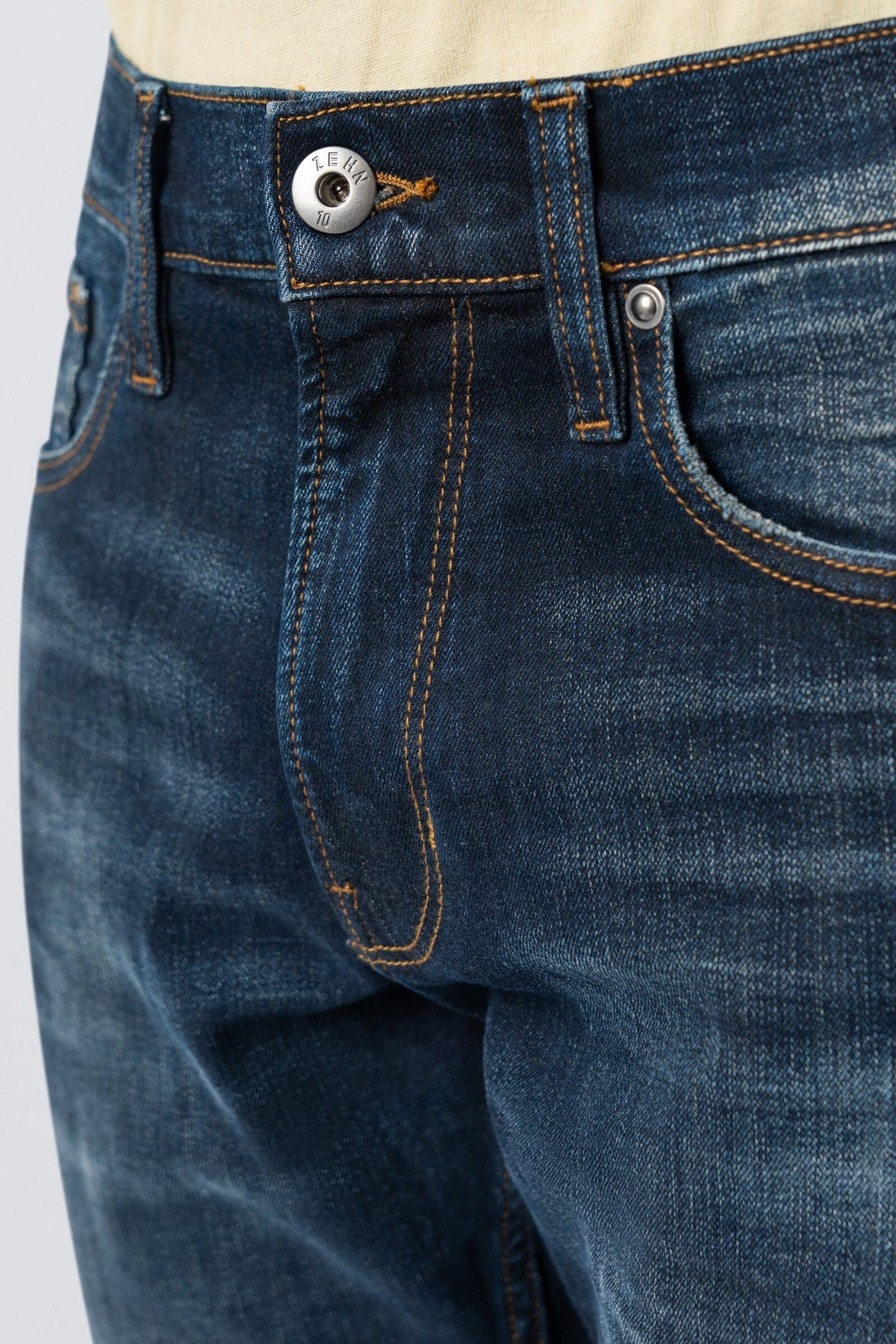ZEHN Rivet Jeans Herren in Indigo Dark – Detailansicht