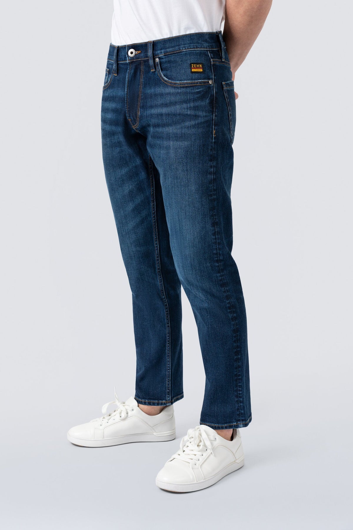 ZEHN Rivet Jeans Herren in Indigo Medium – Rückansicht