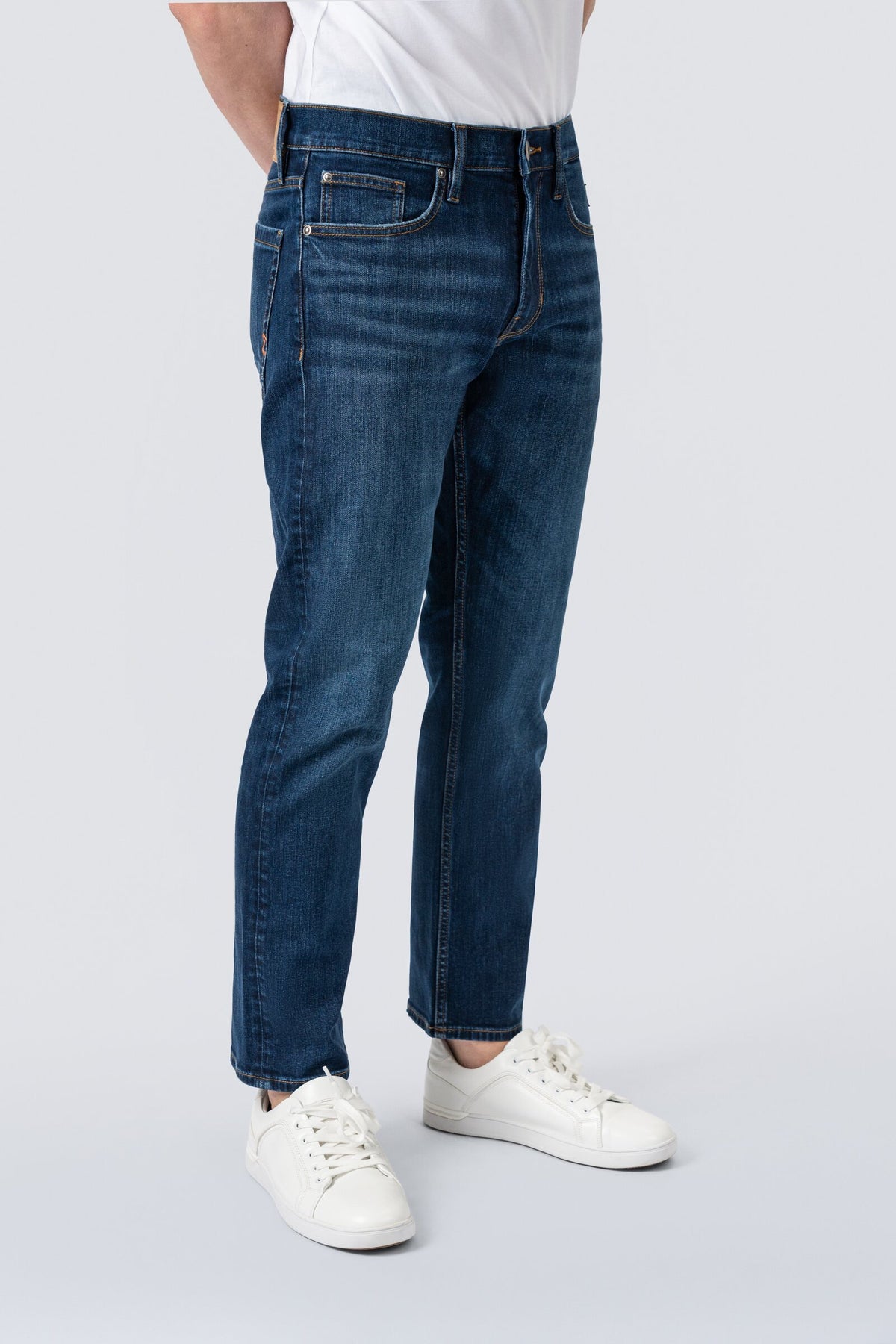 ZEHN Rivet Jeans Herren in Indigo Medium – Taschen- und Materialdetail
