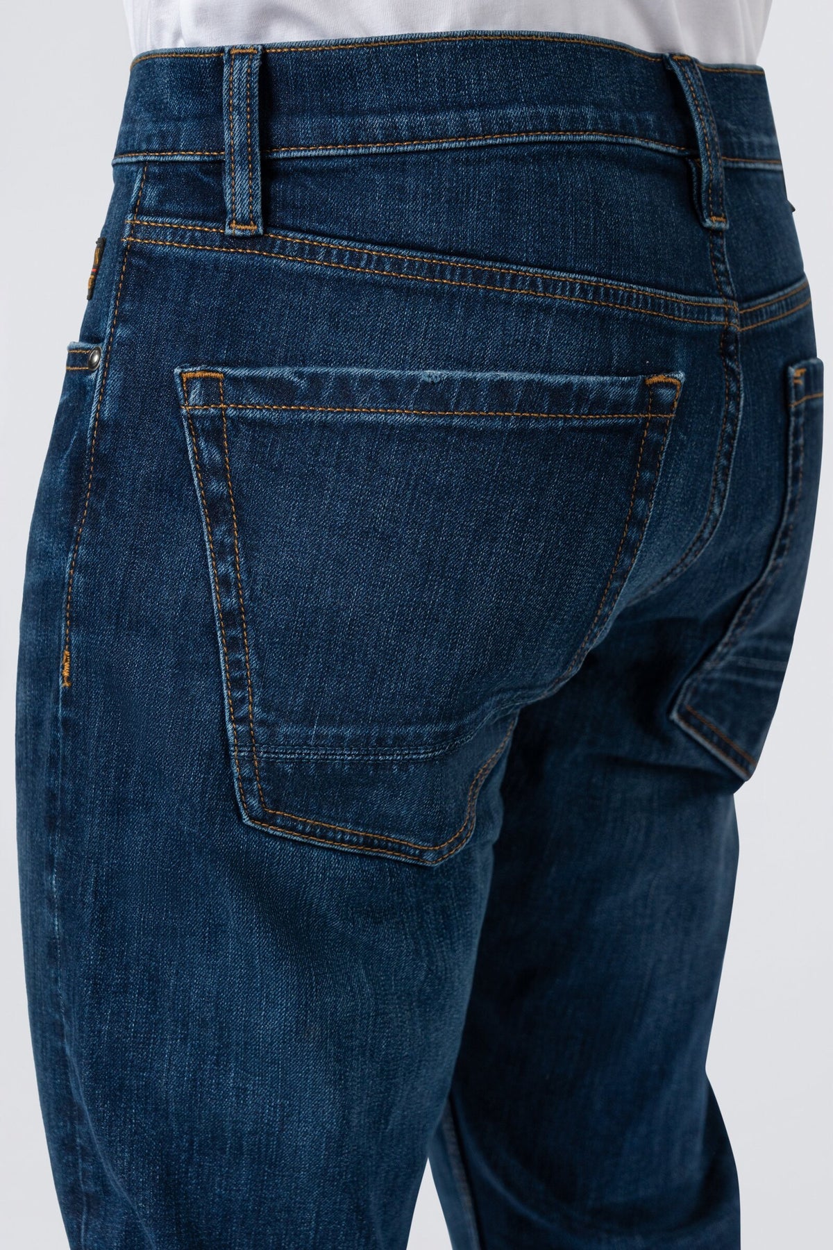 ZEHN Rivet Jeans Herren in Indigo Medium – Detailansicht