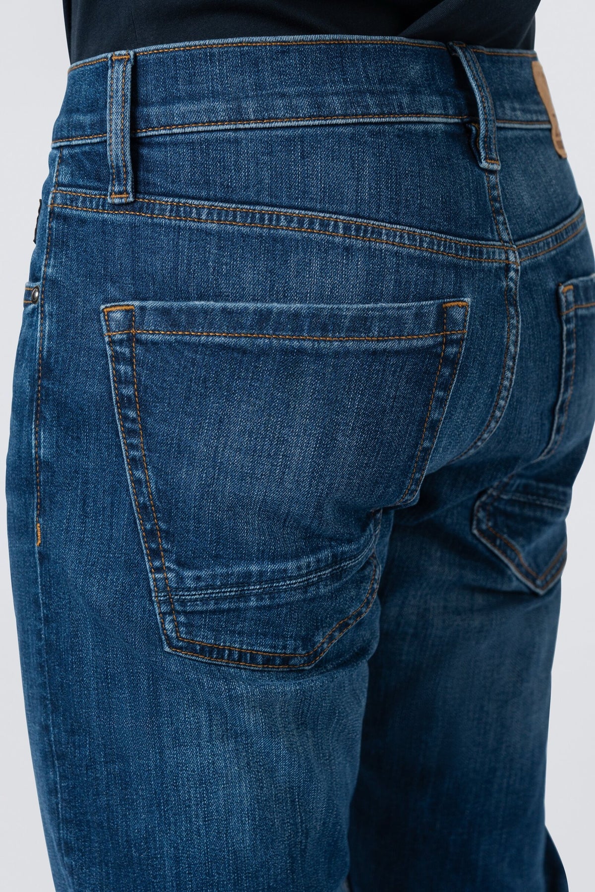 ZEHN Rivet Jeans Herren in Indigo OD – Rückansicht