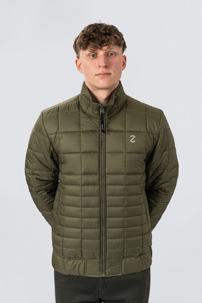 ZEHN Aero Steppjacke Herren in Shadow Olive – Rückansicht